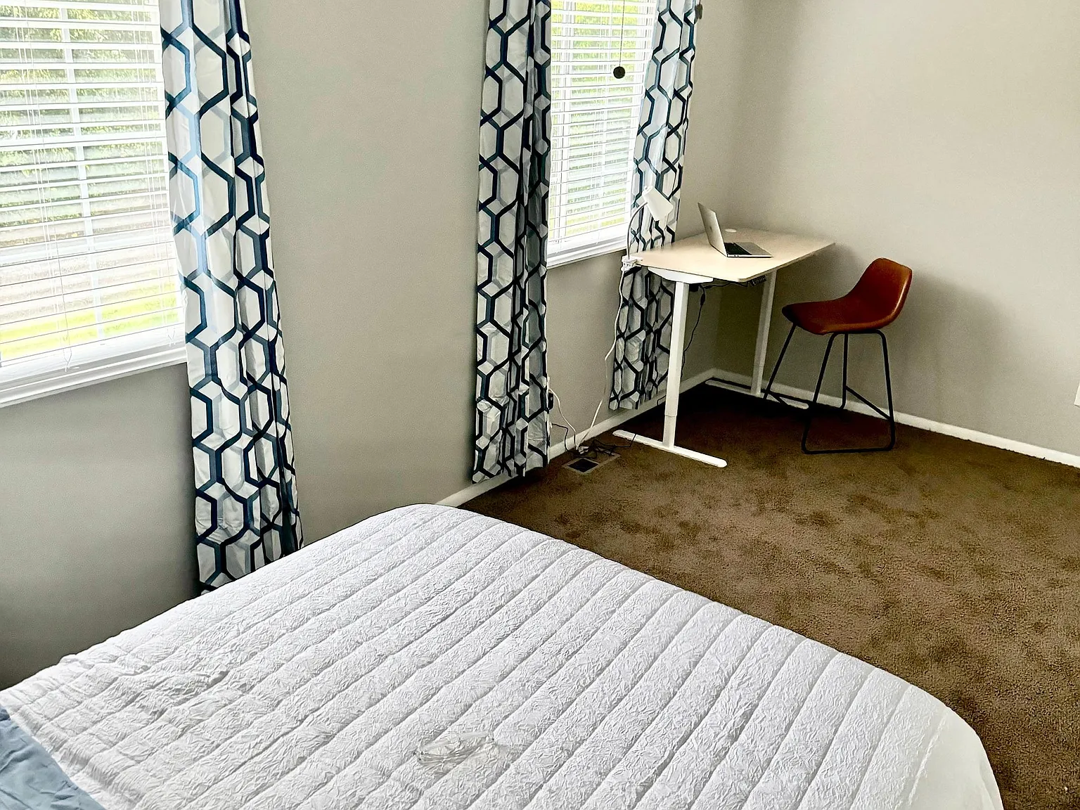 4 bed, 3.0 bath, 2600 sqft, $797 — Photo 1