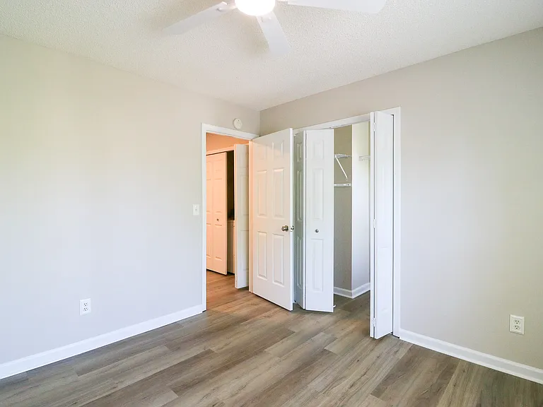 220 Loskin Ln — Photo 23