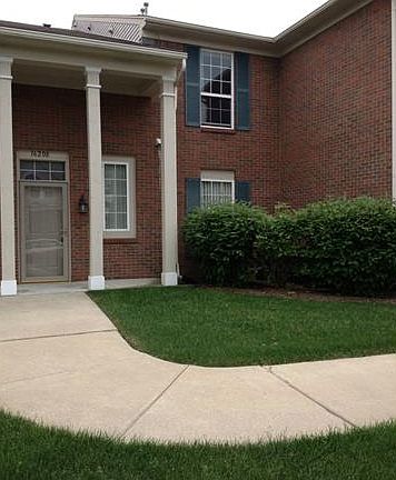 2nd image of 16208 Chesapeake Cir #1