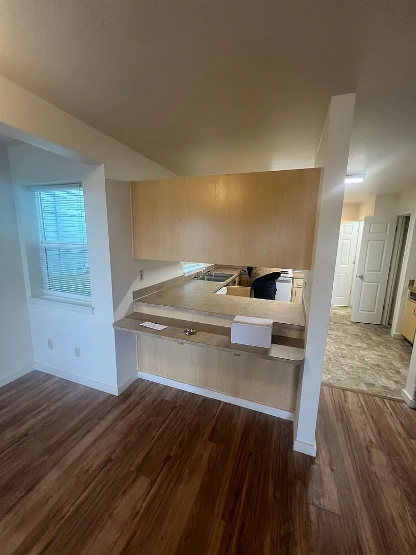 Corey Commons Apartments — Photo 4