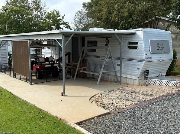 134 Dove Ln, New London, NC 28127