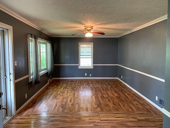 3rd image of 1627 Churchill Dr