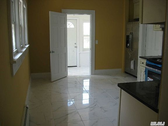 4th image of 1270 Waterview Dr