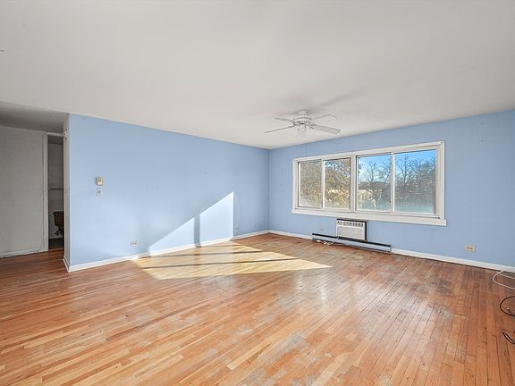 3rd image of 644 Lake St APT 3C