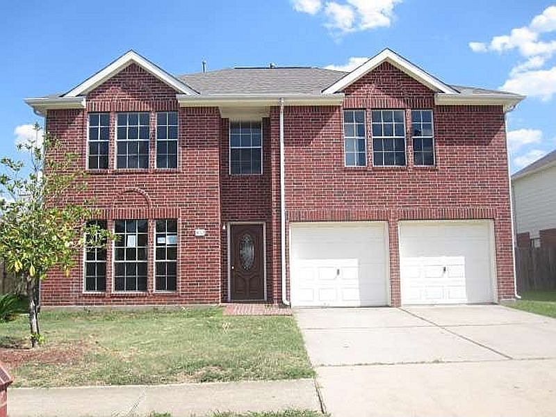 1st image of 802 N Vista Dr