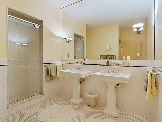 Sold by Sotheby's International Realty | media 6