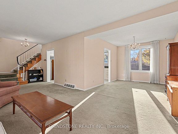 5th image of 22 Lavina Cres