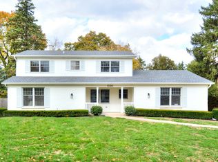 1020 Harms Ave, Libertyville, IL 60048