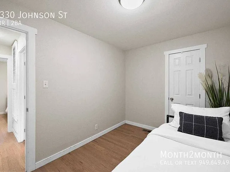 5330 Johnson St — Photo 17