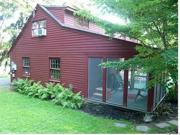 5th image of 1 Fieldstone Ct