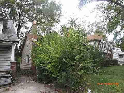 12715 Strathmoor
