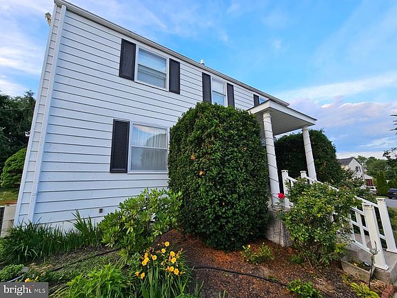 4th image of 105 Scheivert Ave