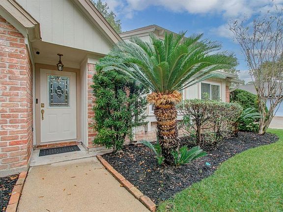 3rd image of 8203 Greenbank Lane