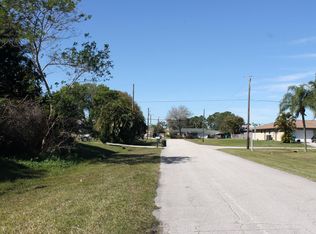 526 SE Chapman Ave, Pt Saint Lucie, FL 34953