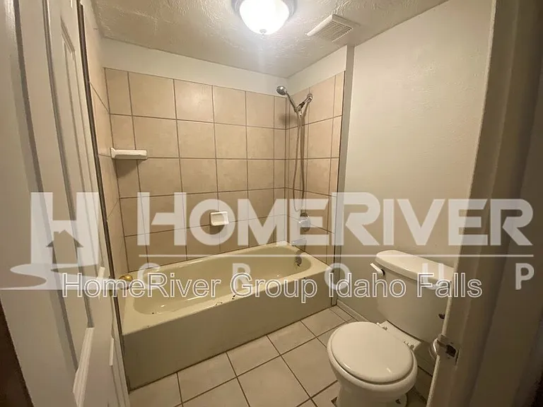 1350 Lake Ave — Photo 5