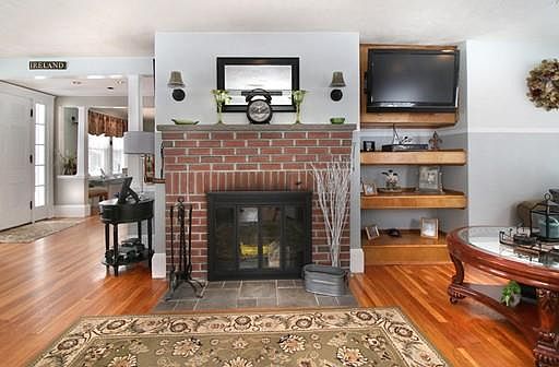 5th image of 156 Oakdale Ave
