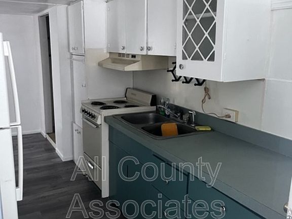 3rd image of 4314 Buena Vista Ln