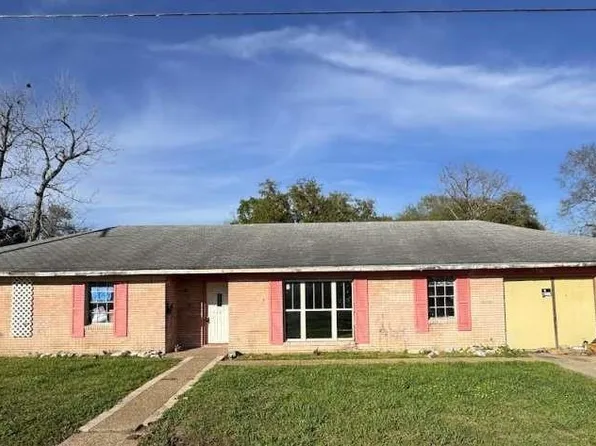 3200 4th Ave, Port Arthur, TX 77642