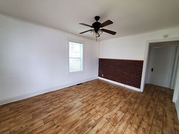 4th image of 203 Meridith St