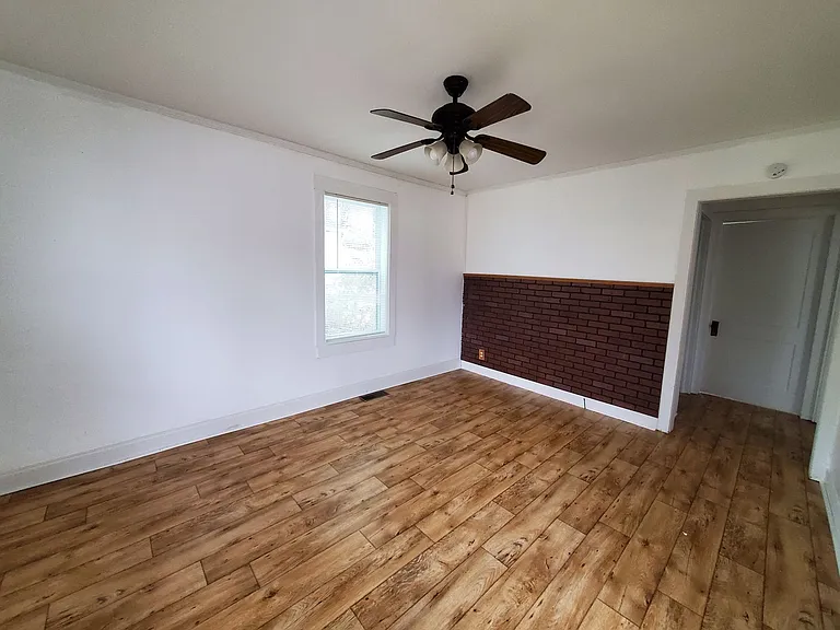 203 Meridith St — Photo 4