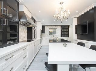 5530 Greenleaf Rd, West Vancouver, BC V7W1N6