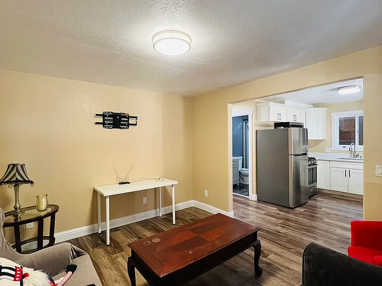 3069 Fresno Ave #1 — Photo 10