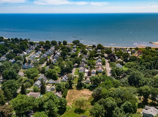 2 Grove Ave, Madison, CT 06443