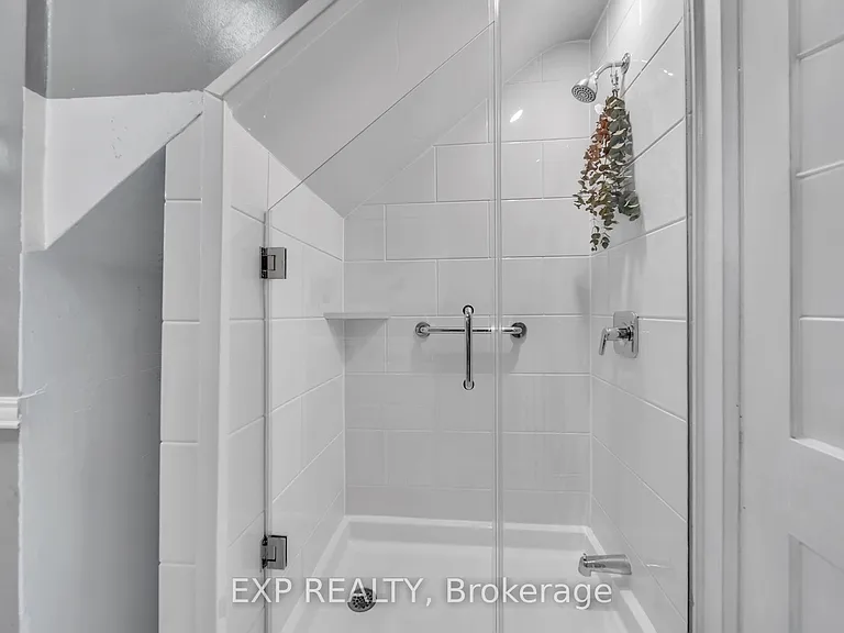 896 Avenue Rd #3 — Photo 18