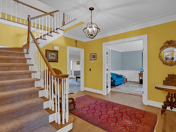 4th image of 95 Oak Brook Dr