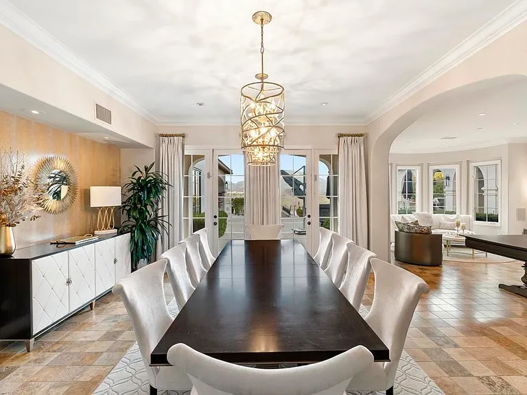 6152 Avenida Del Duque — Photo 2