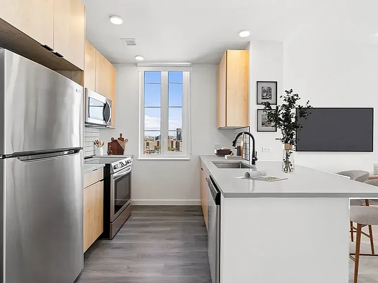 1856 Park Ave #16G — Photo 3