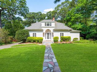 584 Forest Ave, New Rochelle, NY 10804