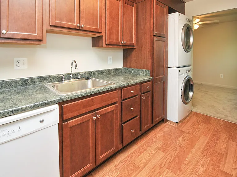 Ridge Gardens Apartments — Photo 18