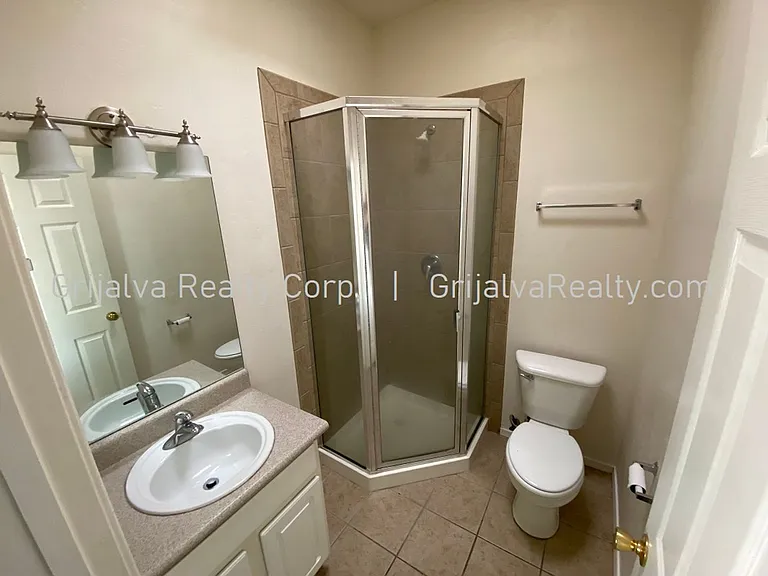 1415 E Elm St #1 & 2 — Photo 7