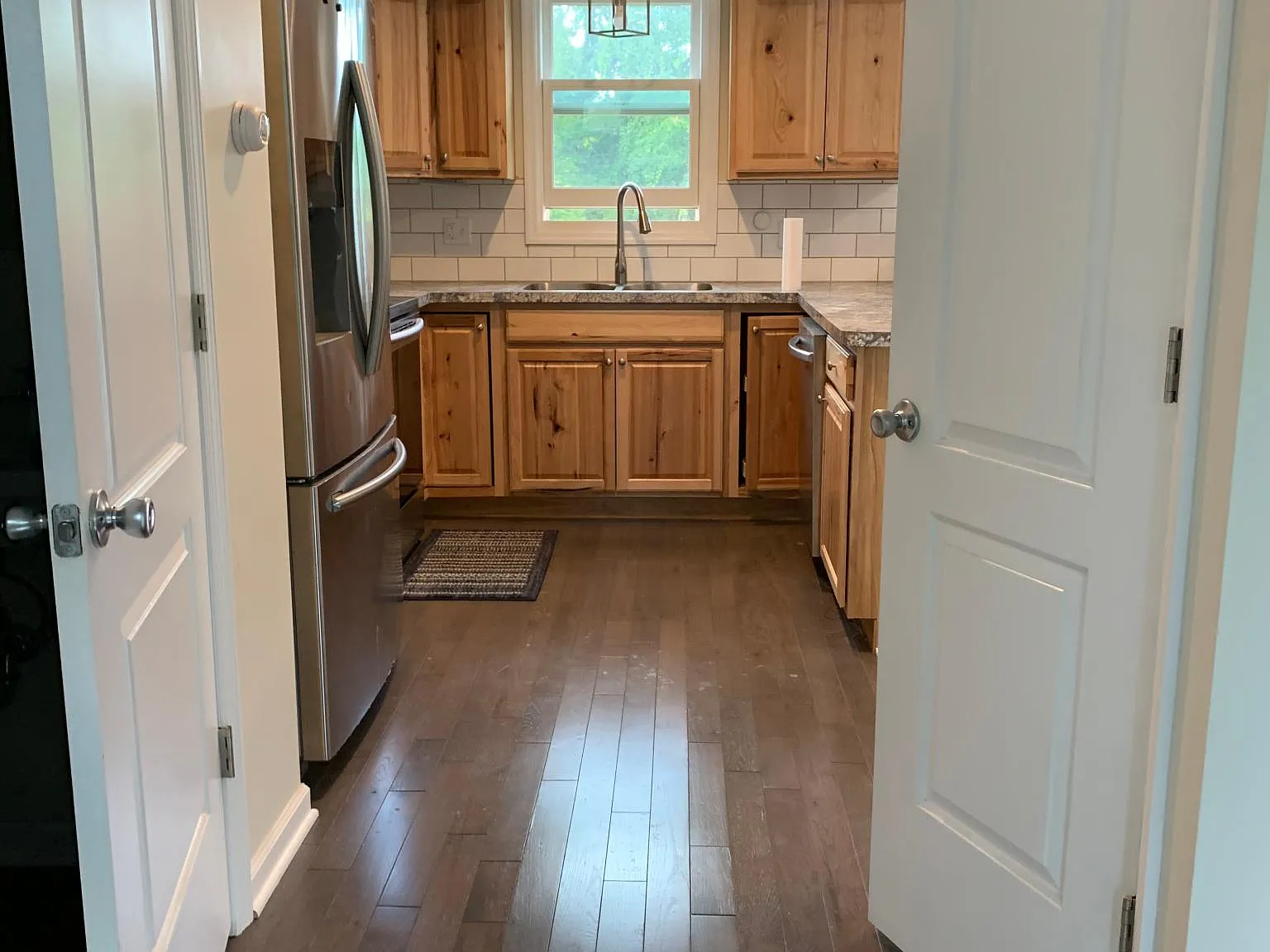 2 bed, 1.5 bath, $2,200 — Photo 2