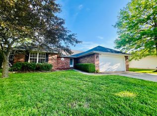 204 W Gate Ln UNIT W, Nixa, MO 65714