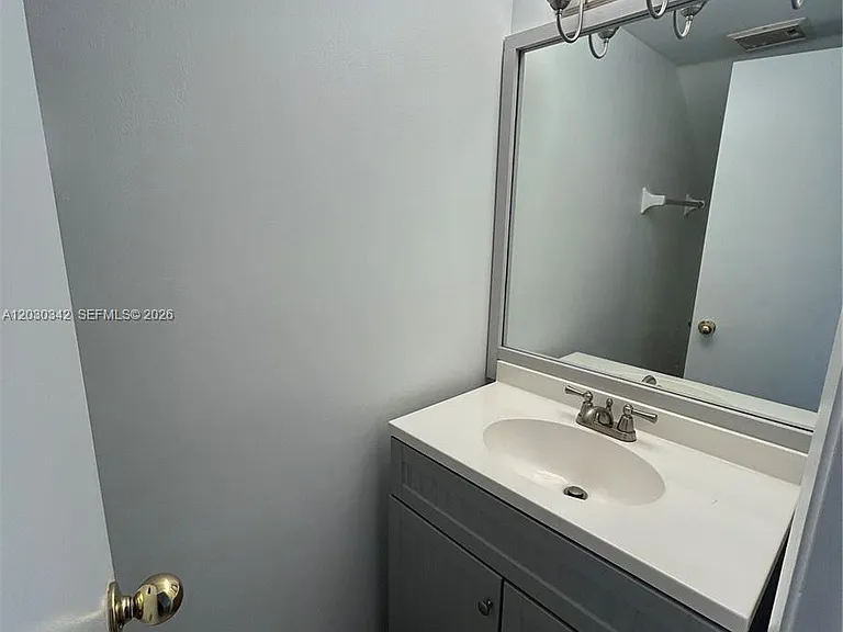 4401 SW 70th Ter — Photo 13