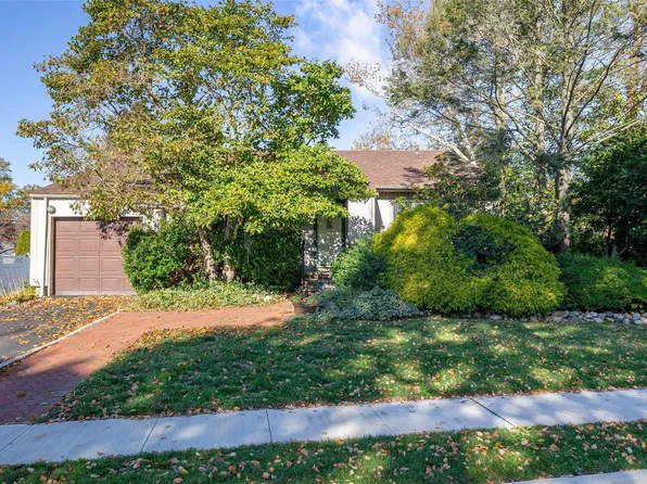 27 Gary Road, Syosset, NY 11791