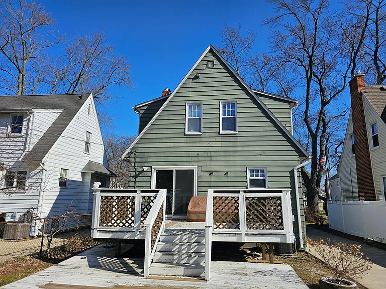 310 S Connecticut Ave — Photo 2