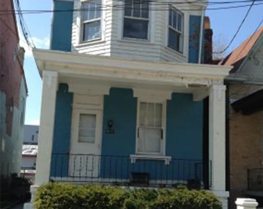 2817 Glendora Ave