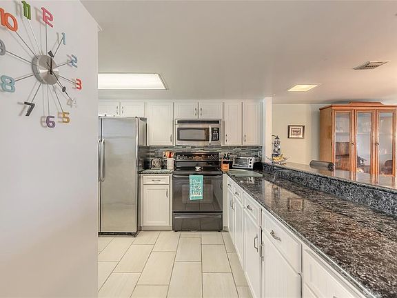 4th image of 2626 S ATLANTIC AVENUE #3020
