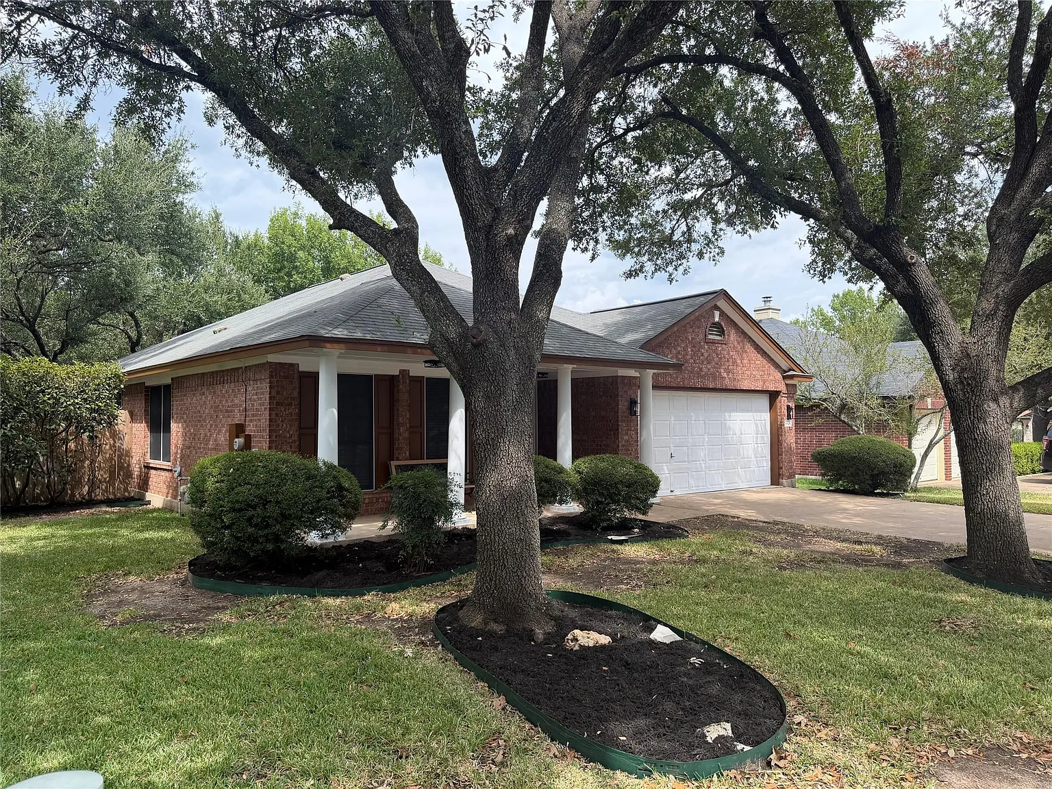 3 bed, 2.0 bath, 1804 sqft, $2,995 — Photo 1