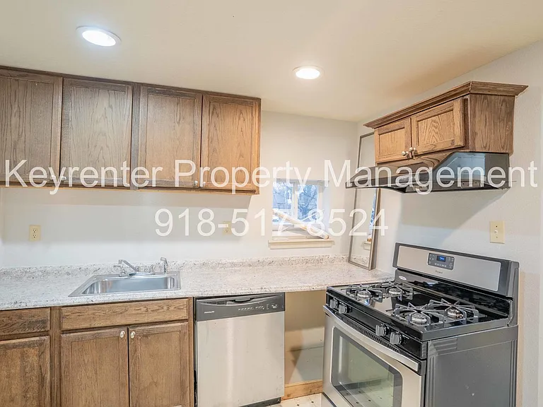 S Joplin Ave Triplex — Photo 6