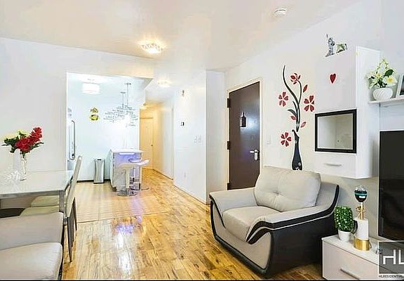 2nd image of 620 Willoughby Ave APT 2