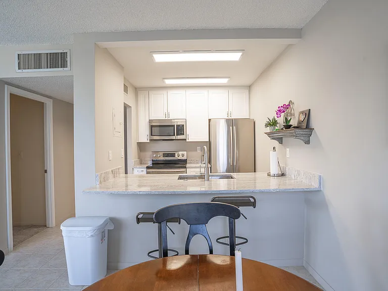 250 NE 20th St #4190 — Photo 5