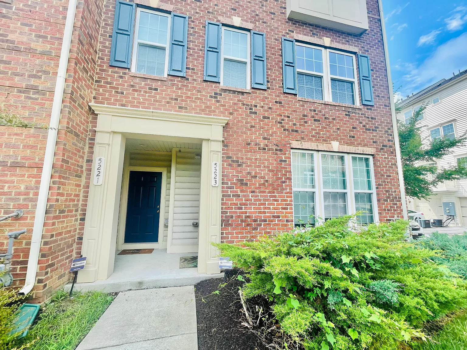 3 bed, 2600 sqft, $3,150 — Photo 4