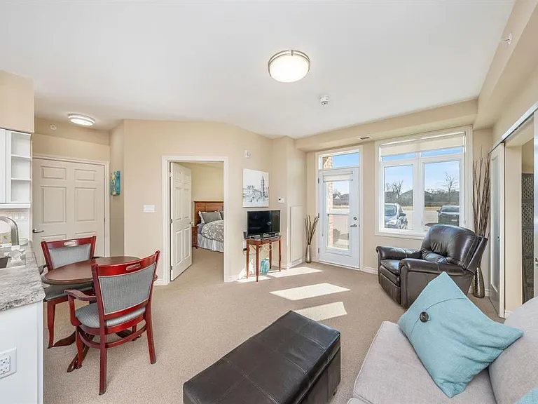 180 Bunker Ave #1-D — Photo 8