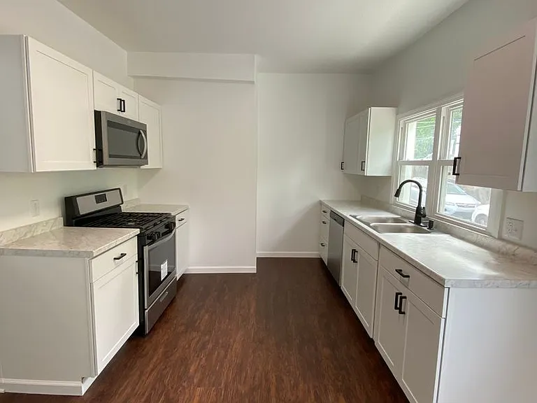 924 Excelsior St — Photo 1