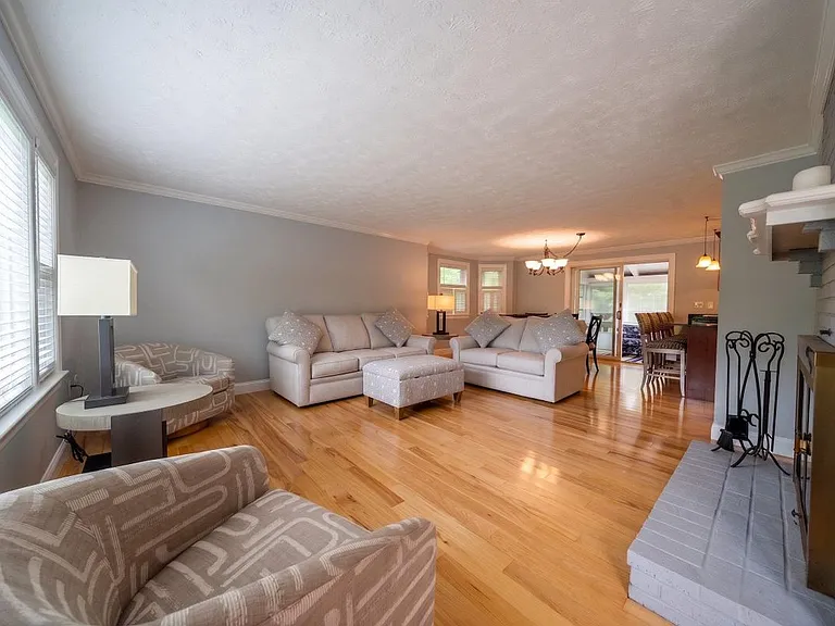 246 Winding Pond Rd — Photo 7