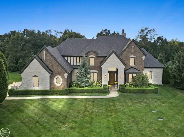 61715 Bradbury Run #16, Washington, MI 48094